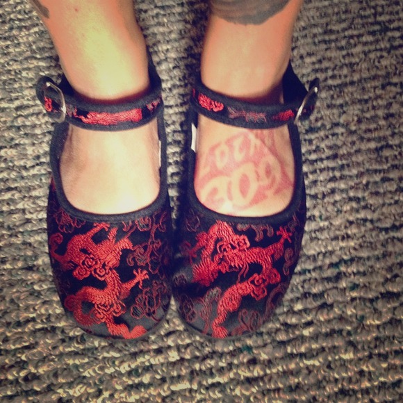 HOLDING Chinese Mary Janes for awesome trade!!