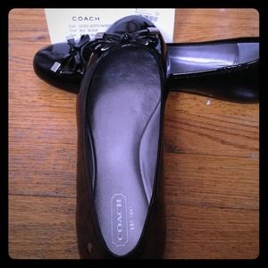 ⭐COACH Dotty patent shoes⭐