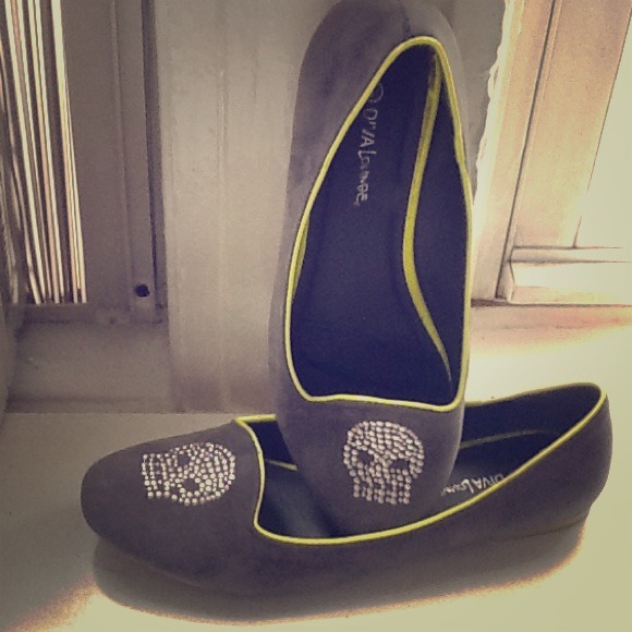 Diva lounge Studded Skull Piped Flats GRAY