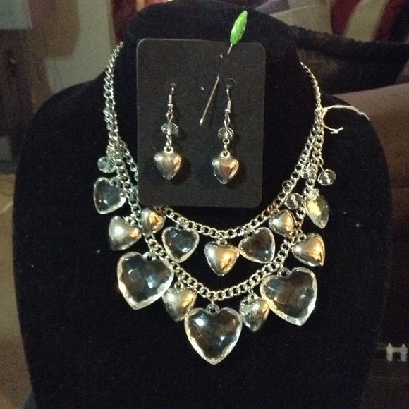 Necklace n earring set-Sold🚫