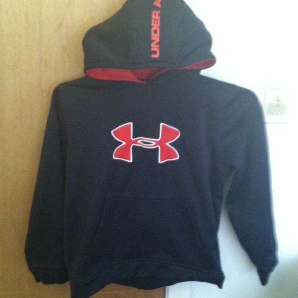 Under armour sweatshirt