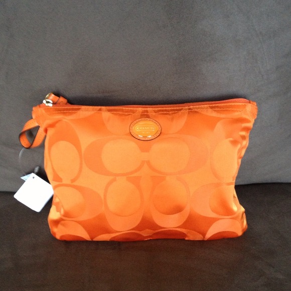 ❌SOLD❌ Coach Nylon Weekender Packable  Tote - Picture 2 of 2