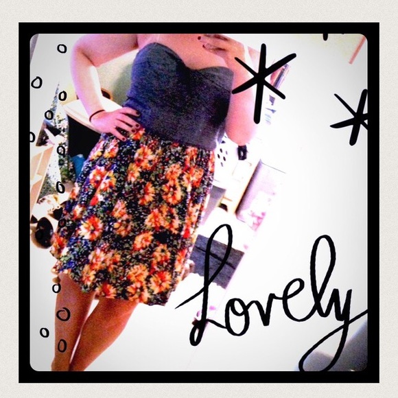 Bustier floral print dress - Picture 2 of 4