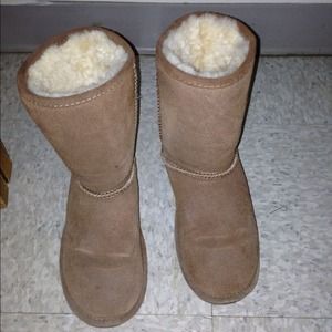 Bearpaw Boots..... Winter is approaching!!!