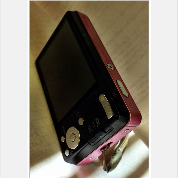 Camera-Battery-charger-wriststrap-memory card-bag - Picture 2 of 4