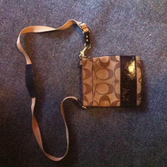 Long strap Coach purse. Very good condition - Picture 3 of 4