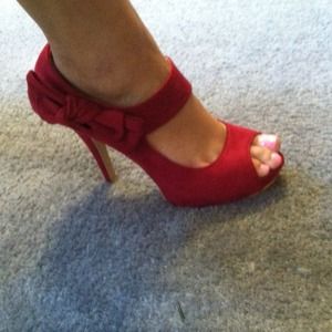 Red hot heels with bow!!