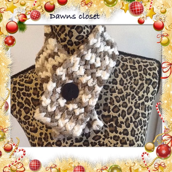 Fashionable neck warmer
