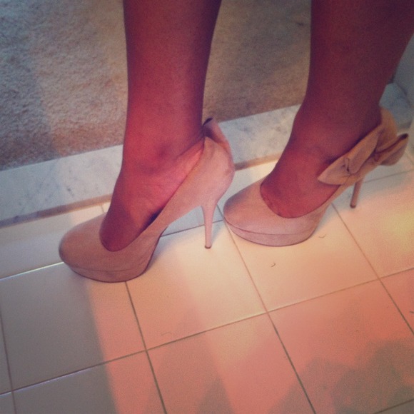 Dusty pink suede pumps from Charlotte Russe