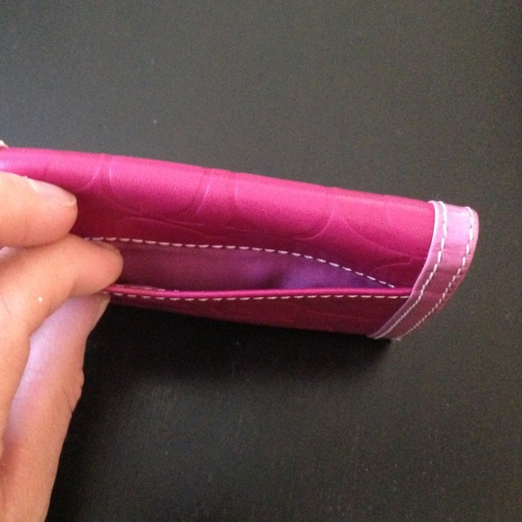 ❌❌SOLD❌❌Coach Wallet - Picture 3 of 3