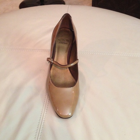Joan and David pumps