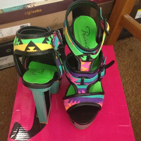 Sandal - Picture 1 of 4