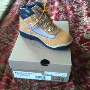 Youth Timberland BOOTS 👞 *REDUCED*