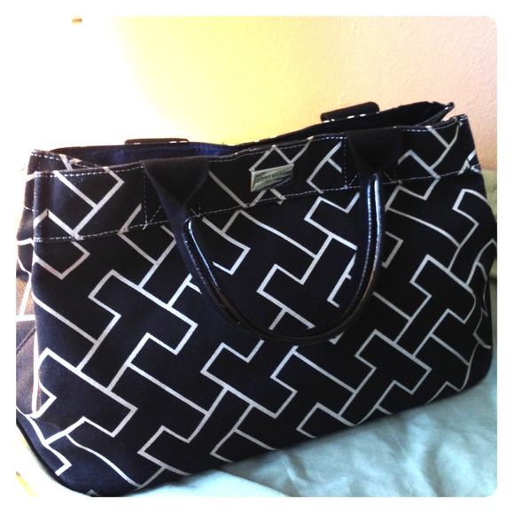 Black Tommy Hilfiger tote