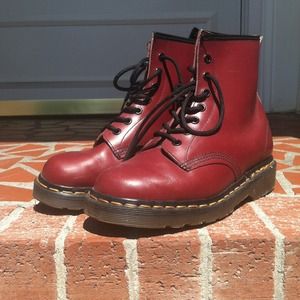 Vintage Doc Martens 8-eye combat boots
