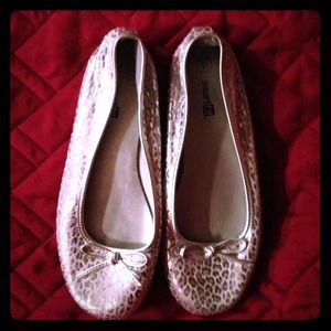 Silver shimmer leopard ballet flat. Child 4 1/2