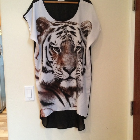 Oversized tiger Tshirt dress
