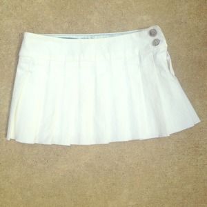 Pleated white skirt