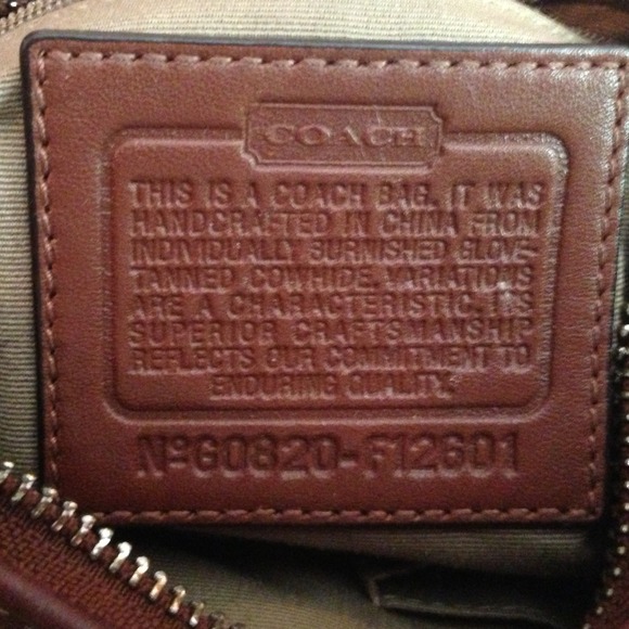 Distressed Coach handbag - Picture 2 of 3