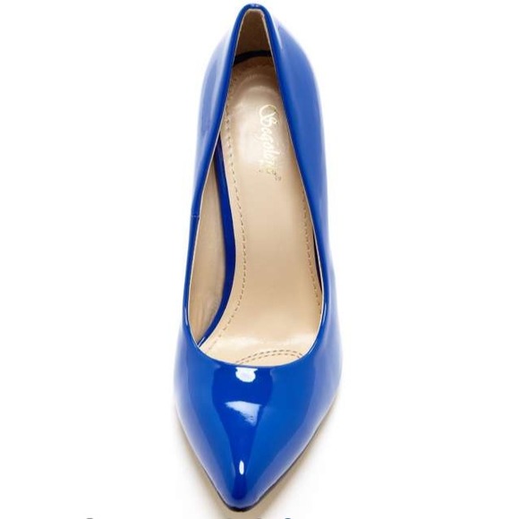 New💥Segolene Paris pointed toe pump.