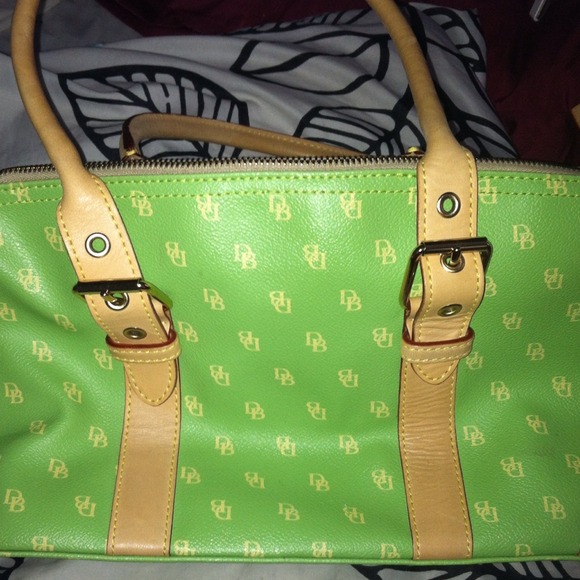 ✔Authentic Dooney and Burke lime green purse