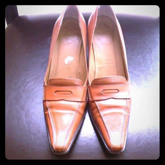 A pair of authentic & classic Coach Oxford