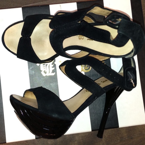 🎉HOST PICK!! 🎉LAMB Fadora Suede Platform Sandal - Picture 4 of 4