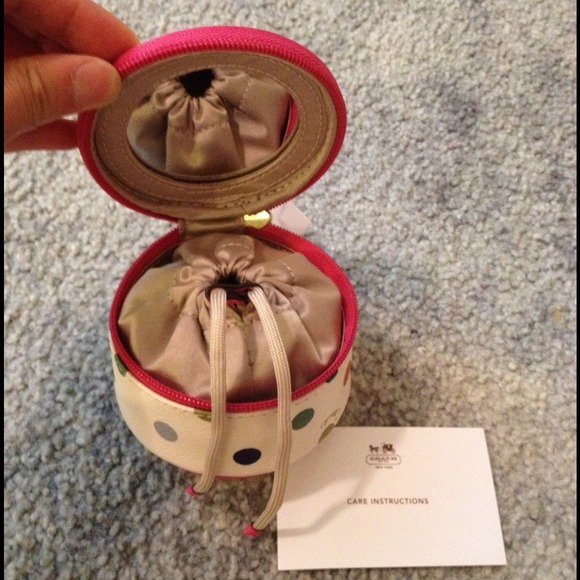 Sold Via ebay! 💗Coach Jewelry Pouch - Picture 2 of 3