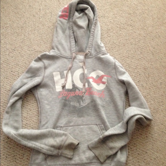 ***Sold in bundle*** Hollister sweatshirt! :)