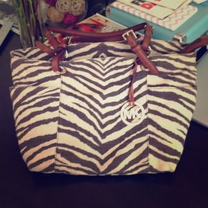 ❗ Price Reduced ❗Michael Kors Printed Purse