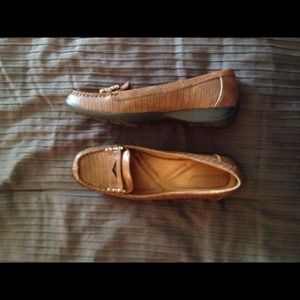 Brown naturalizer shoes