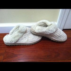 *SOLD IN BUNDLE!* Fuzzy cable knit slip ons