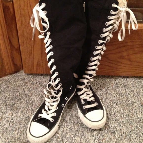 *RESERVED FOR LUZ* Tall black Converse All Star