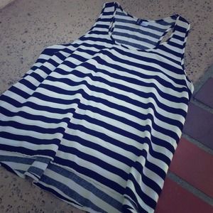 💕SOLD💕Black & White Striped Tank