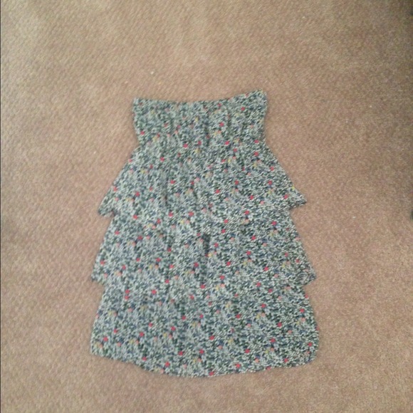 Ruffled strapless dress - Picture 2 of 2