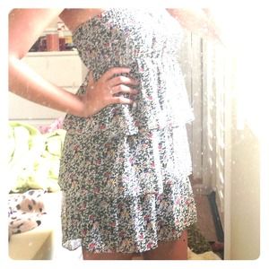 Ruffled strapless dress