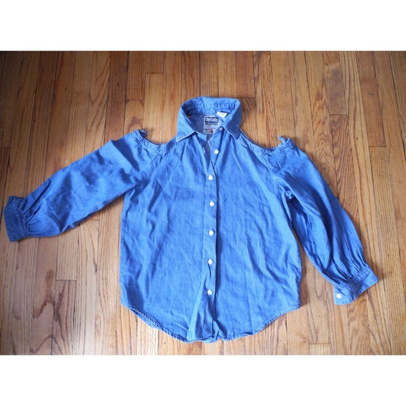 Cut shoulder denim
