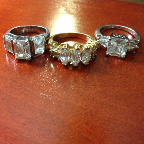 💥REDUCED gold diamond ring 💎💍
