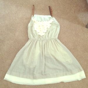 Darlin linen dress with buckle straps