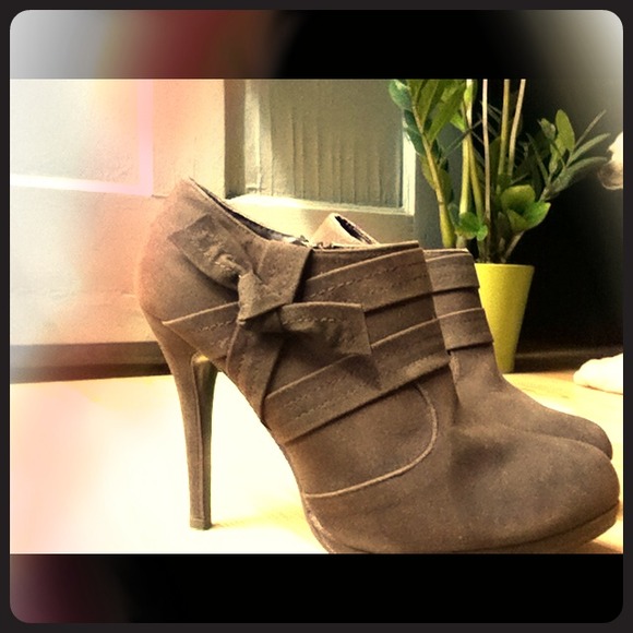 ❤ Brown bow heals *lowered*