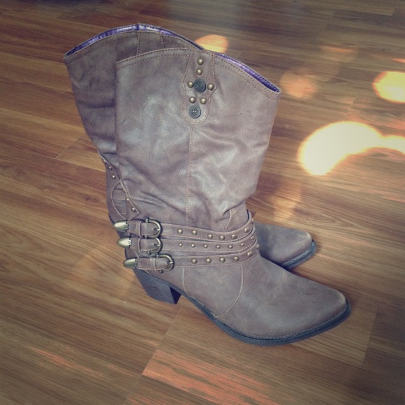 Very cute cowgirl boots