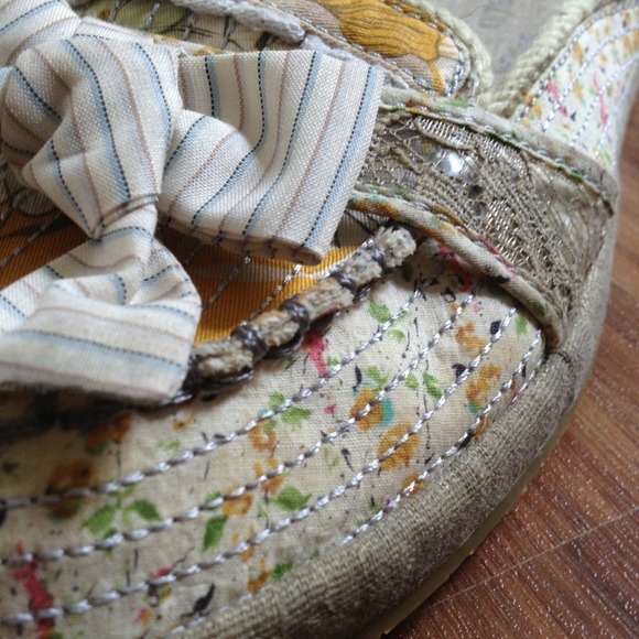 Cute Bobbie Blu clog shoe - Picture 4 of 4