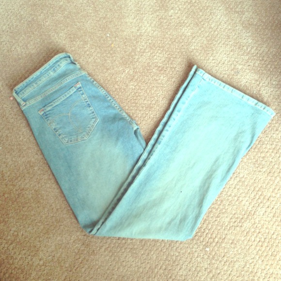 Blue jeans high waisted