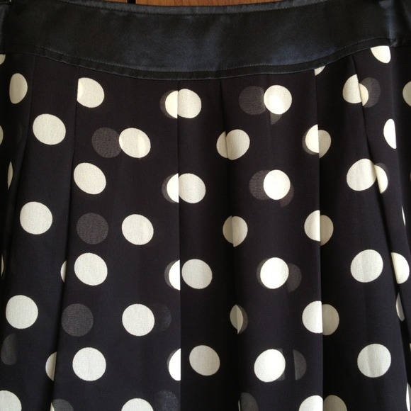 The perfect pleaded skirt polkadots - Picture 2 of 3