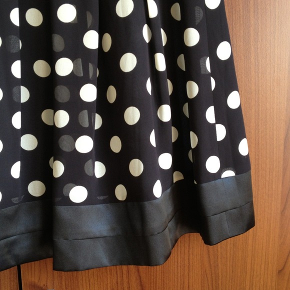 The perfect pleaded skirt polkadots - Picture 3 of 3