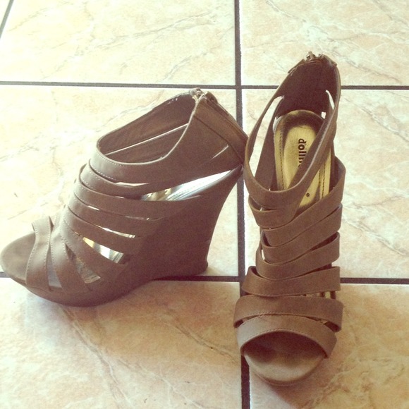 Multi-Strap Wedges