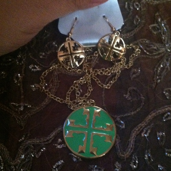 Necklace & earrings