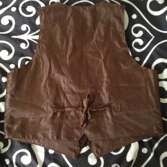 Vest - Picture 2 of 3