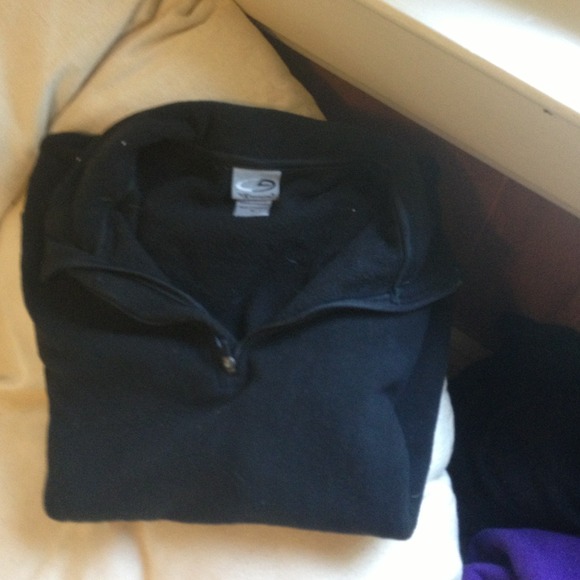Black fleece pull over