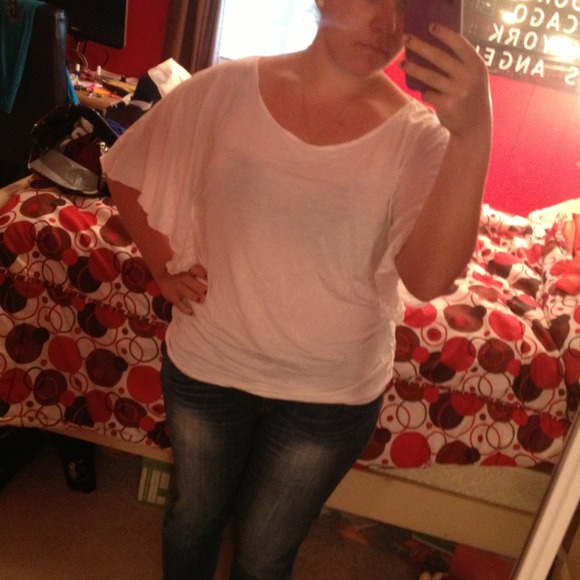 White shirt with flowy sleeves